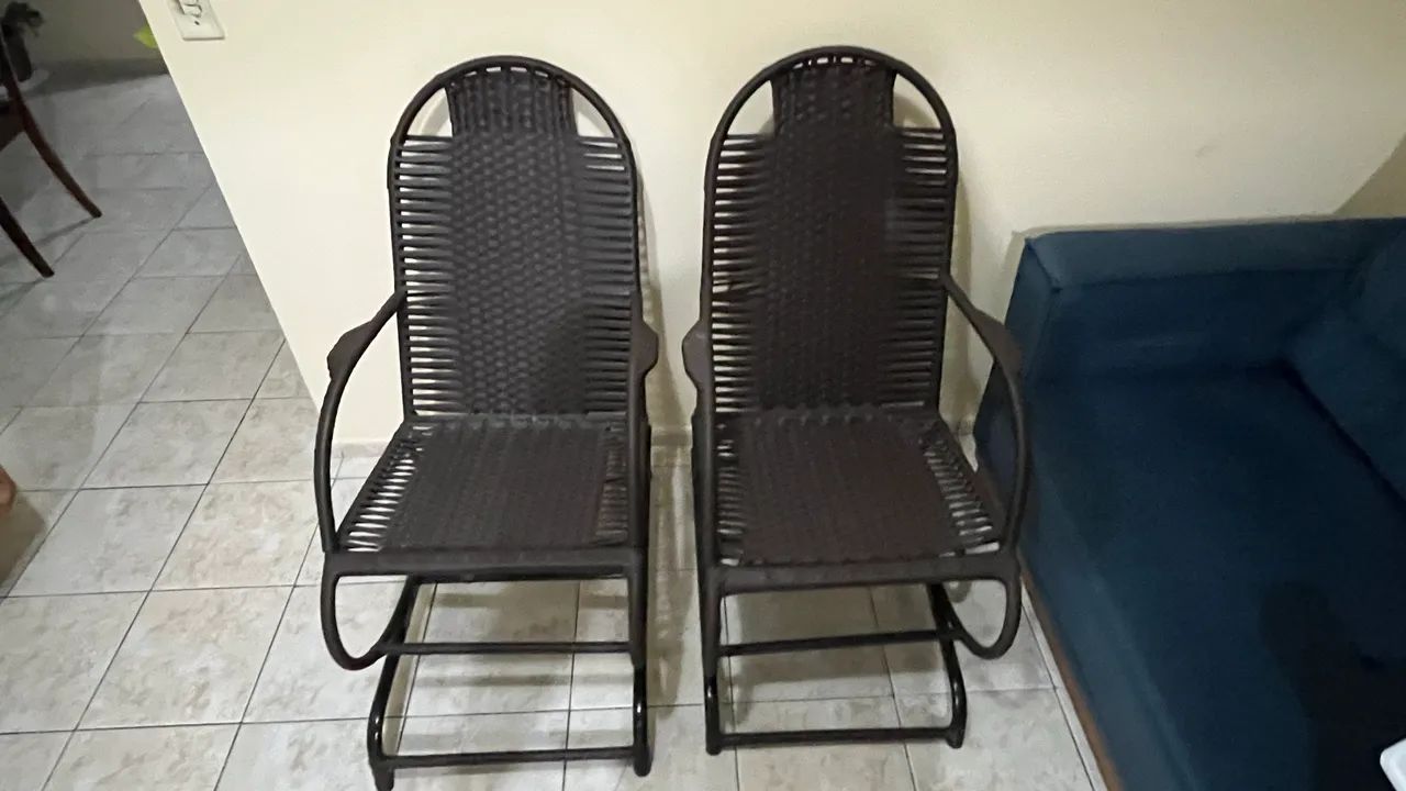 Vendo Duas Cadeira de Balanço - Foto 2