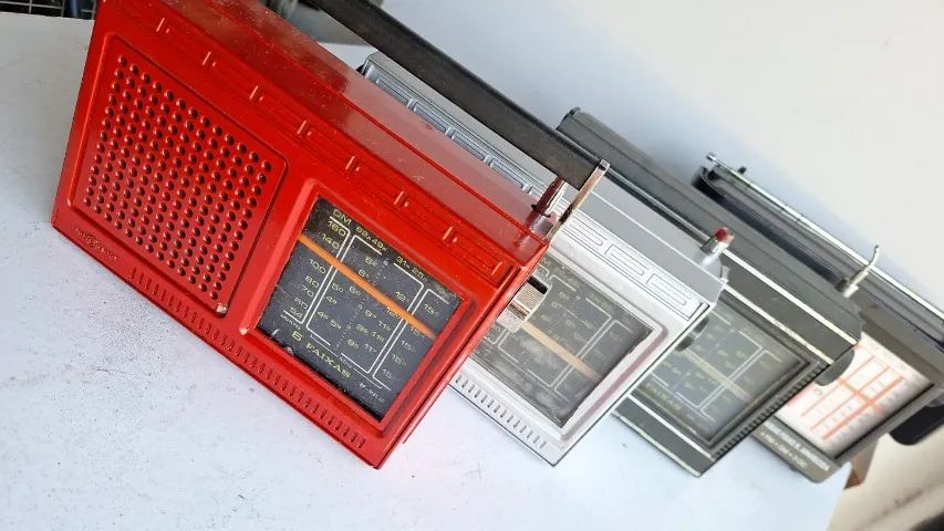 Radios antigos funcionando a partir de 79,00 teste na hora somos loja Valores na descrição - Foto 3