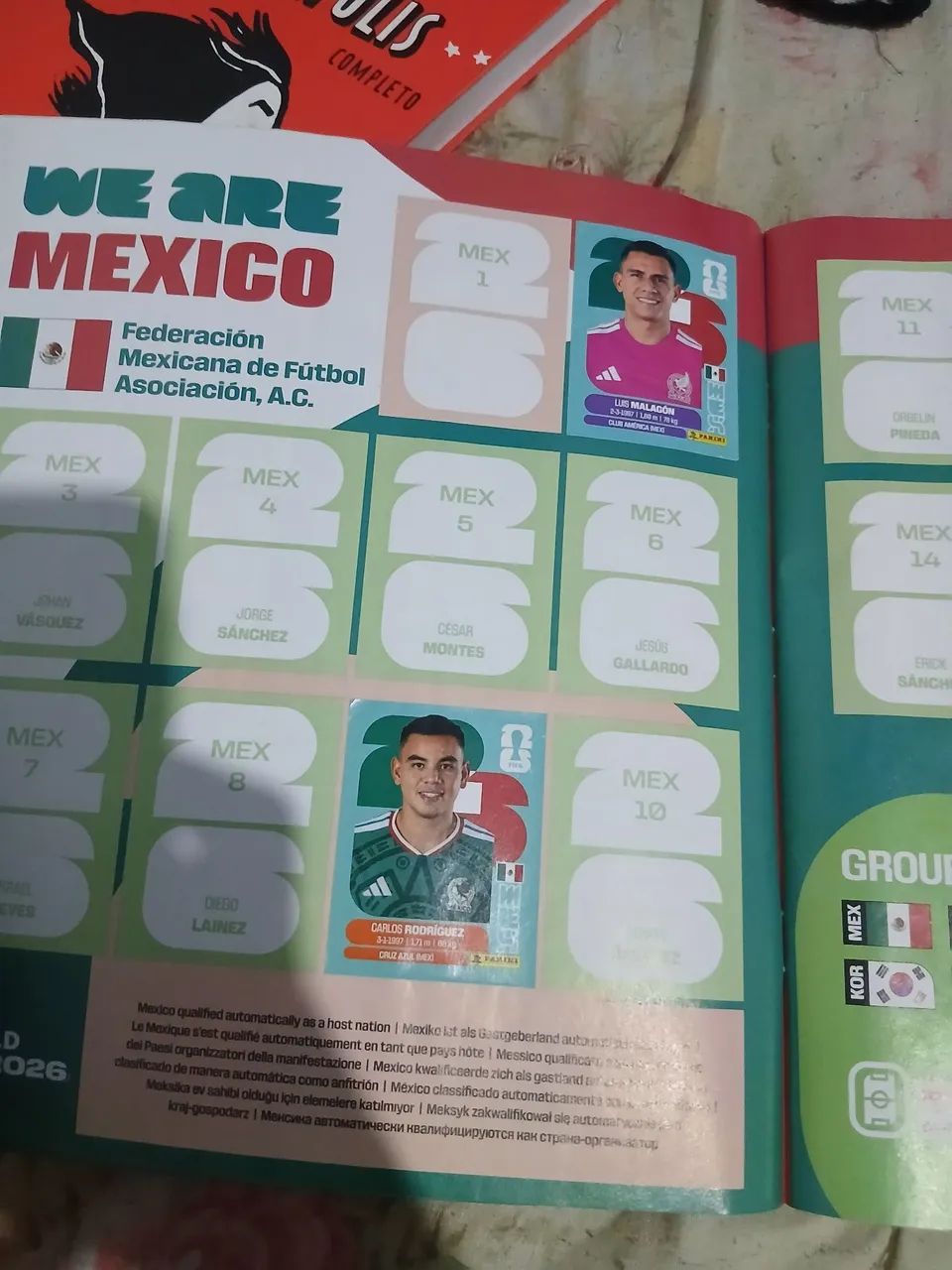 Vendo álbum da copa com algumas figurinhas  - Foto 2