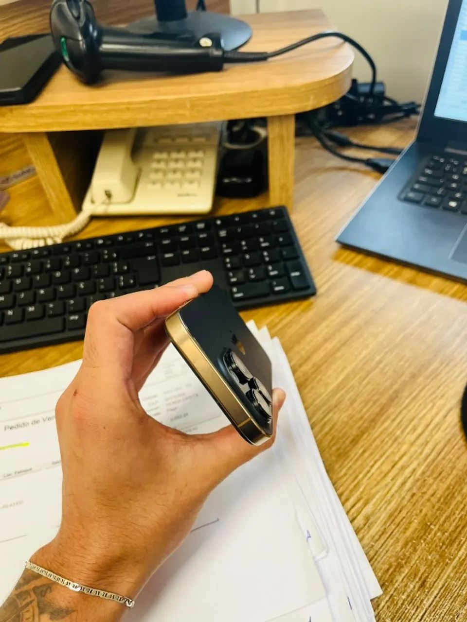 Iphone 16 Pro - Face ID OFF - Foto 4