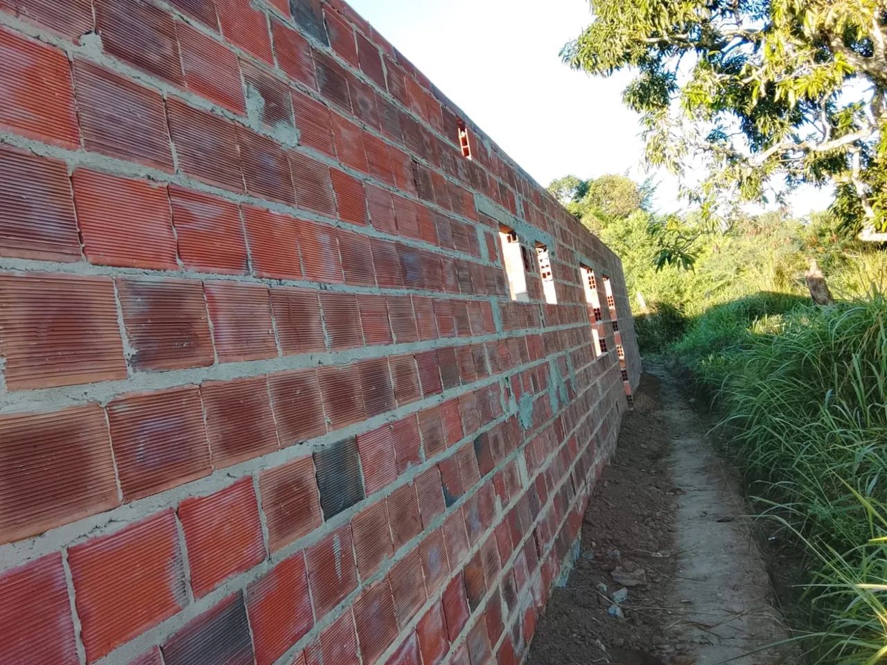 Vendo um terreno com uma casa em construção  - Foto 3
