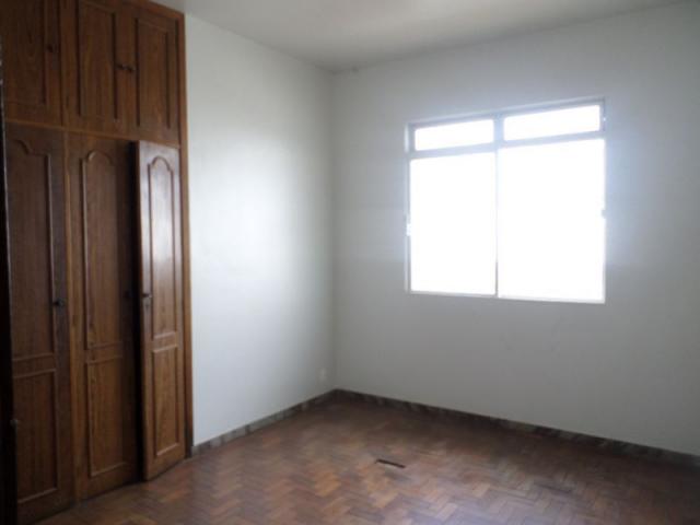 Linda casa 4 quartos - Foto 6