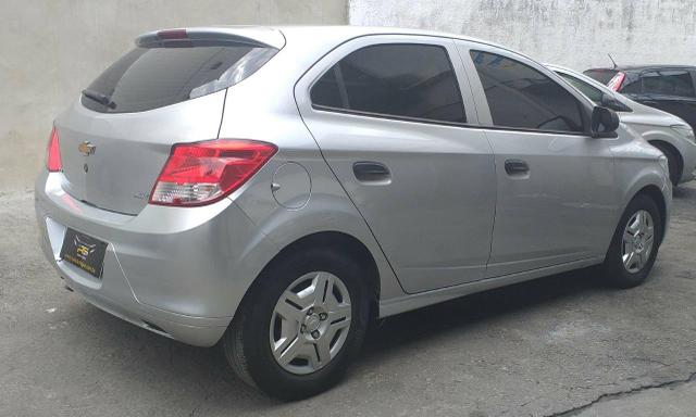 Chevrolet onix 29900 entrada de 12 mil parcelas de 498 - Foto 2