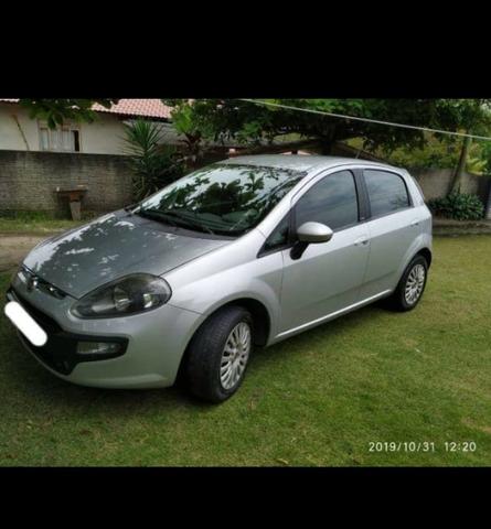 Veículo Fiat Punto Attractive