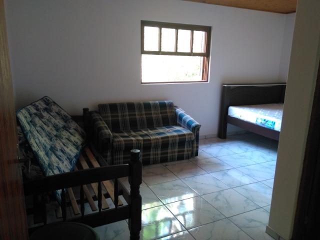 Chácara com casa de alto padrão e com linda e imensa piscina.(Tel. *) - Foto 10