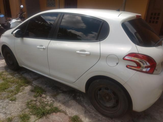 Peugeot 208 - Foto 3