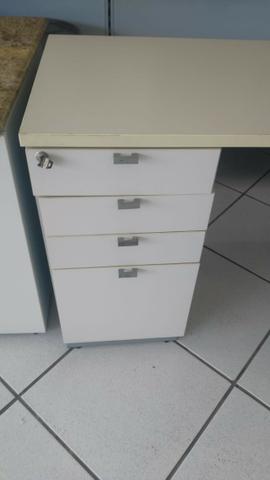 Mesa em L com tampo com península - Foto 3