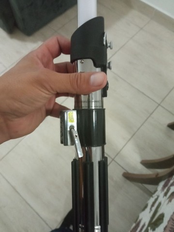 DARTH VADER FORCE FX LIGHTSABER COLLECTIBLE - Foto 4