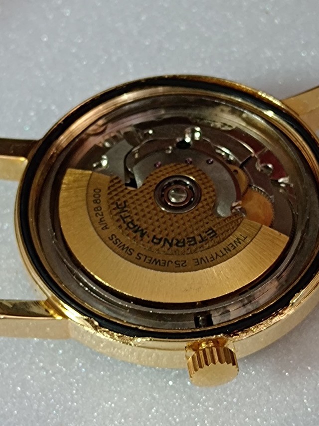 Relógio marca Eterna Matic automático PVD amarelo  - Foto 4