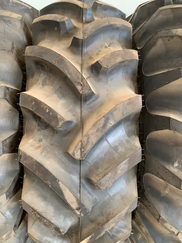 Pneu 14.9-26 Pirelli TM95 e Goodyear Dyna Torque II