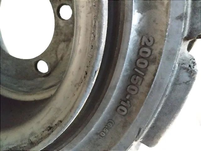 Roda Empilhadeira Com Pneu Maciço 200/ 50-10 (6.50) - Foto 2