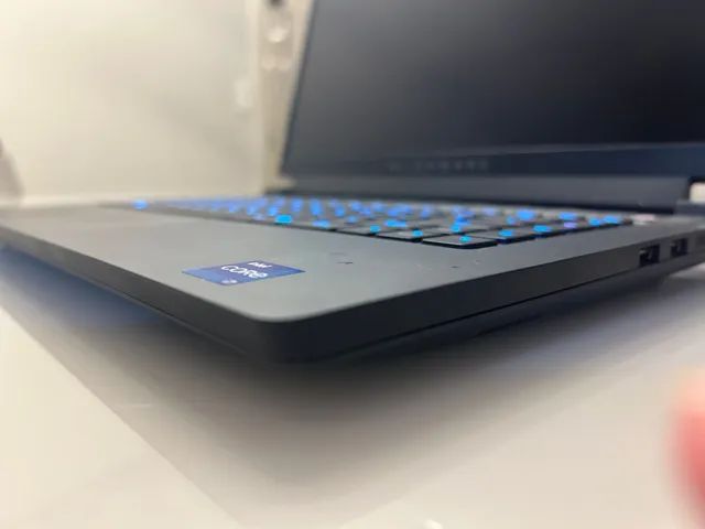 Alienware M15 R7 - Foto 2