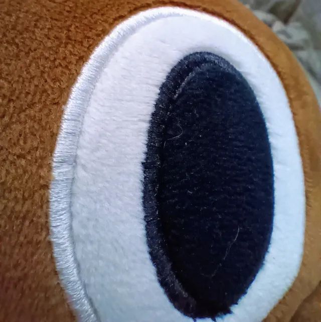 Almofada emoji coco cocô usada importada - Foto 5