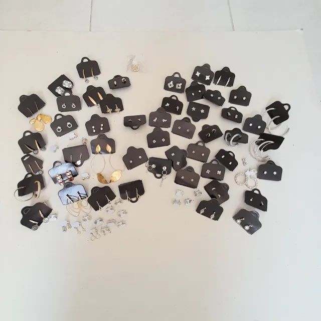 Lote 60 pares de brincos folheados a ouro e prata