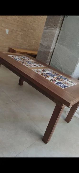 Mesa em madeira demolição com ladrilhos  - Foto 2
