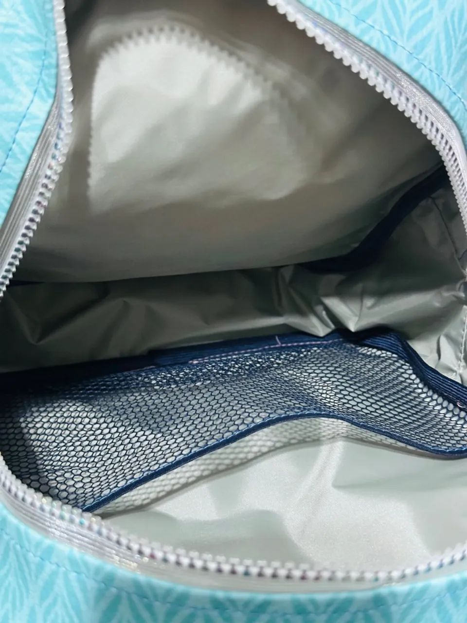 Mochila Média Alice no País das Maravilhas Azul - Foto 4