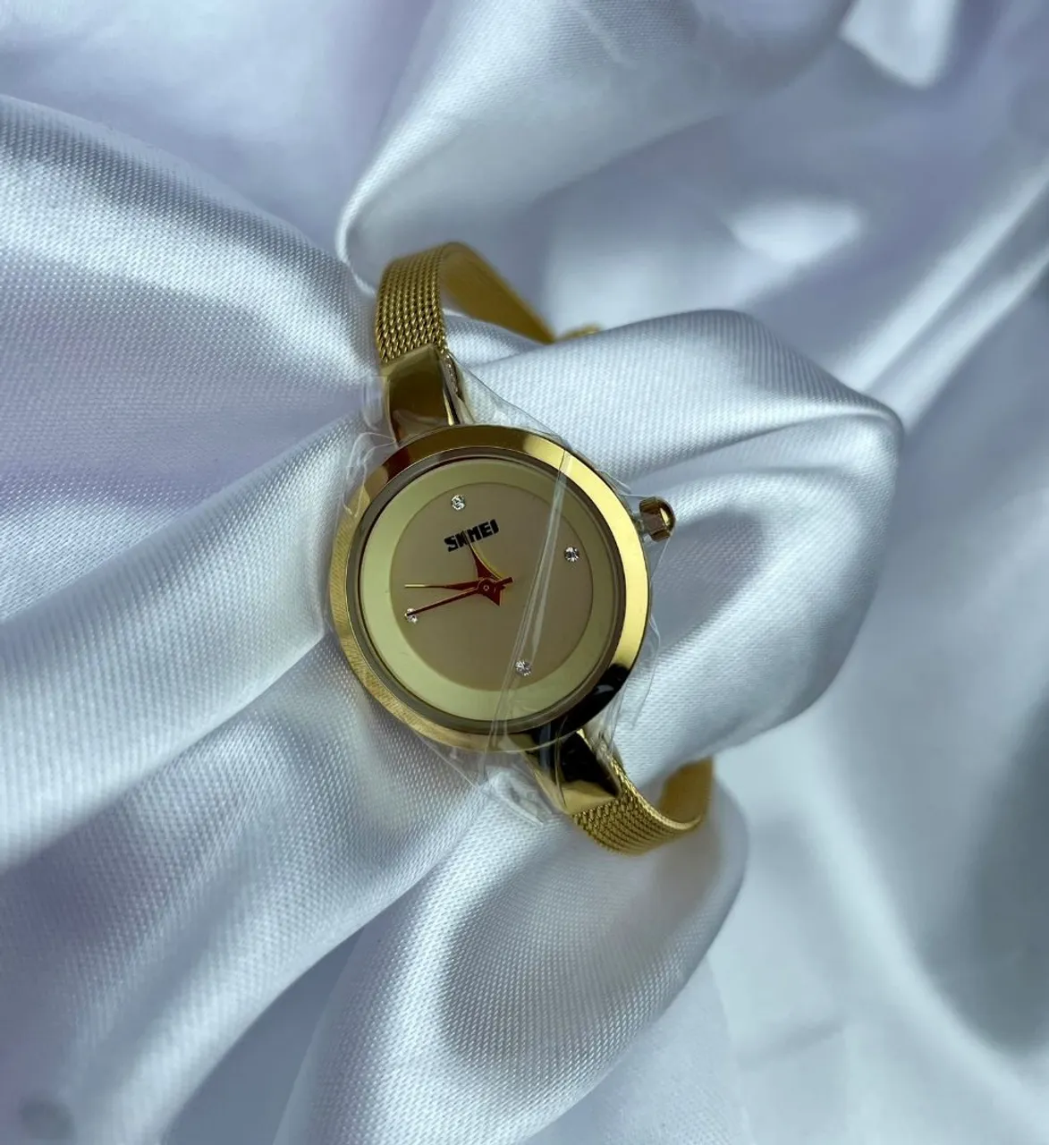 Relógio Feminino Dourado SKMEI