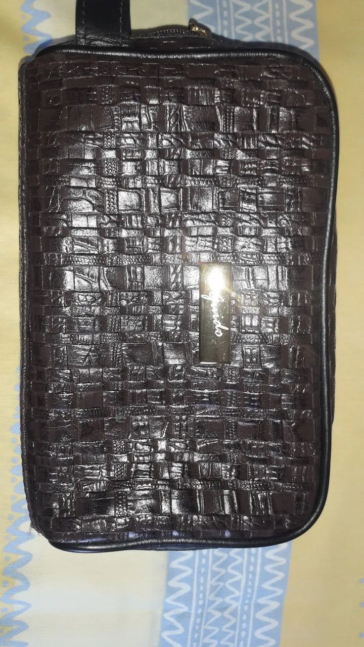 VENDO NECESSARIE GRANDE DE COURO NOVA  - Foto 3