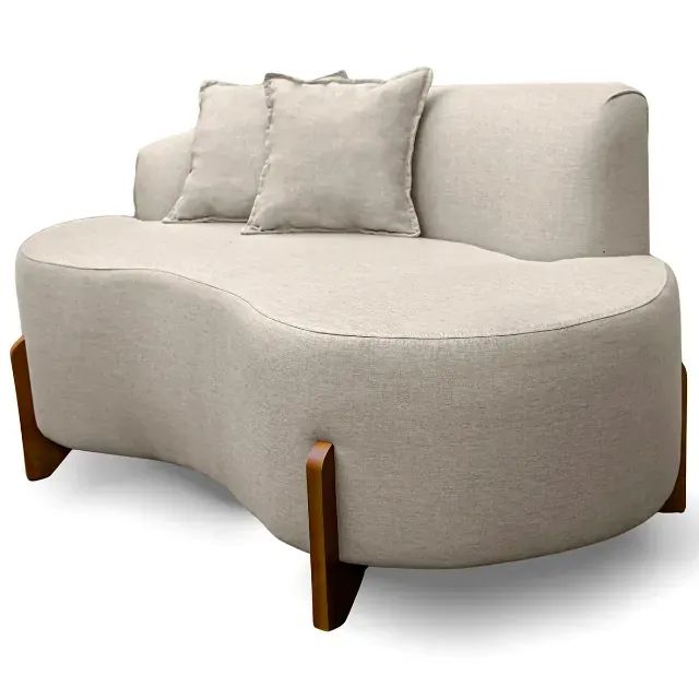 Sofá de canto curvo com design diferenciado, ideal para ambientes sofisticados. Conforto e