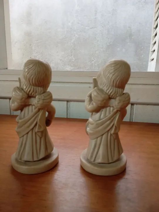 Par de estatuetas antigas