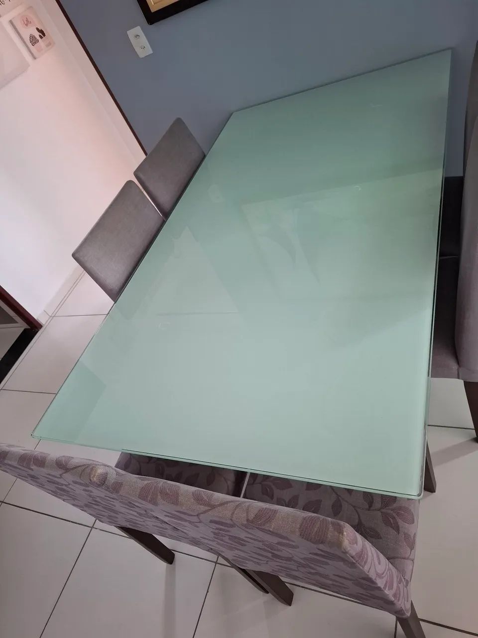 Mesa com 6 cadeiras64573993808515122