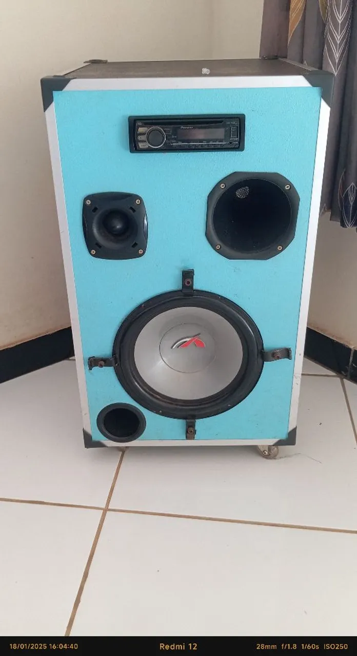 Caixa de Som Personalizada com Rádio Pioneer