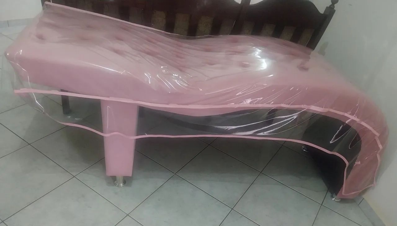 Cama de massagem pink com capa de proteção