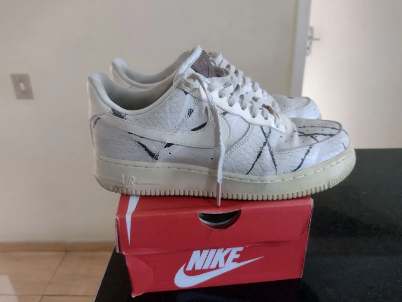 Nike Air Force 1 Low - Branco/Marrom - Foto 3