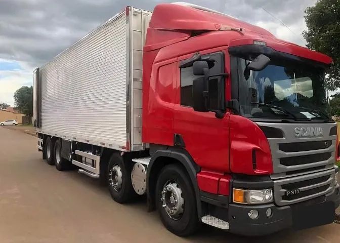 Scania P310 8x2 Refrigerado ano 2017