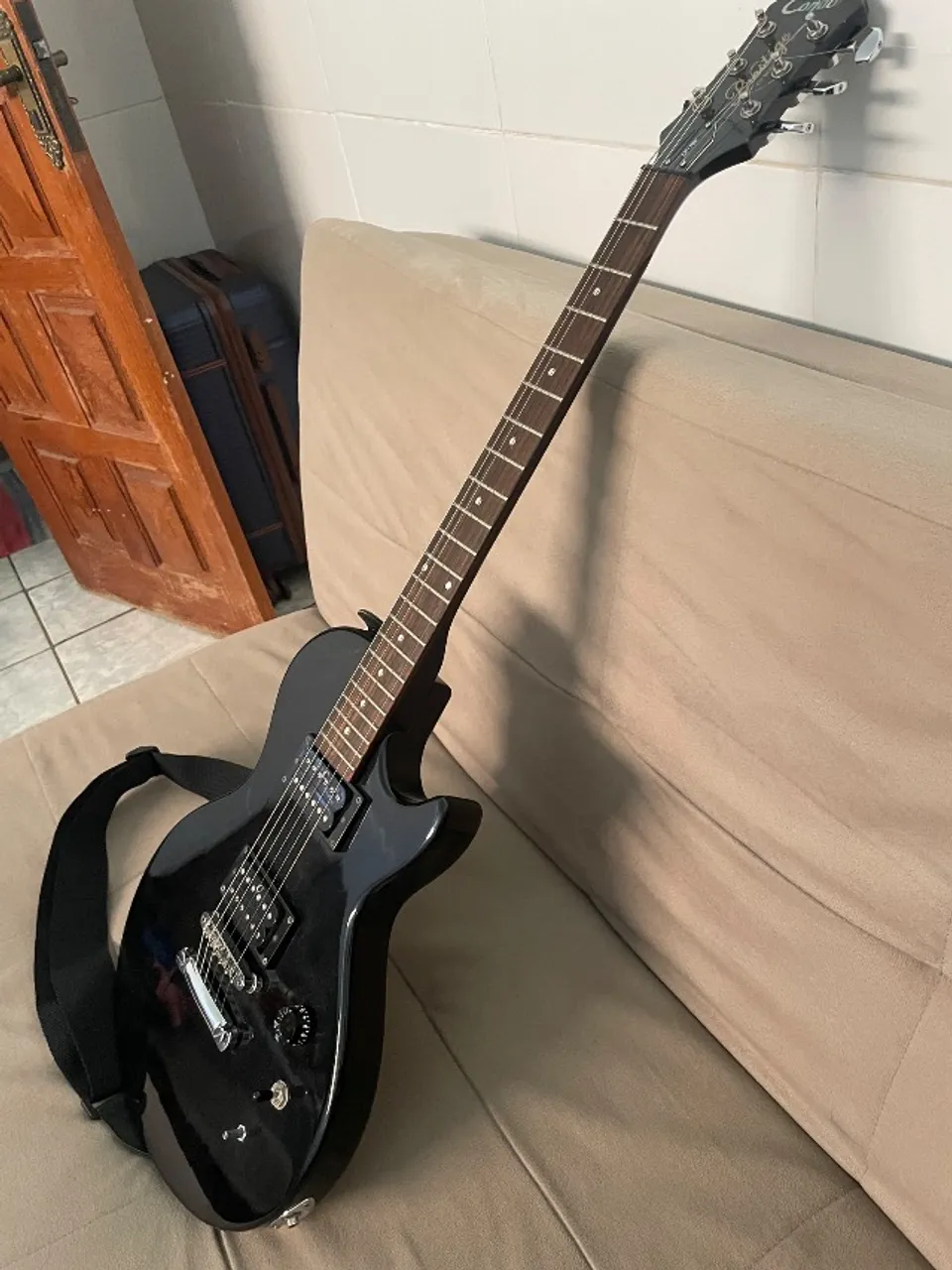 Guitarras 1 ano de uso