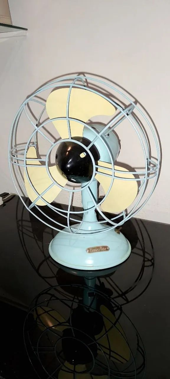 Desapegando Ventilador Retro Vintage - Azul e Amarelo. Desapego.
