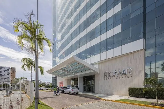 Procuro Sala no Riomar Trade Center