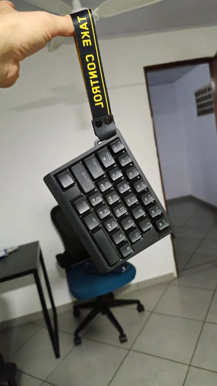 Teclado magnetico HE30.  Uma mão  - Foto 3