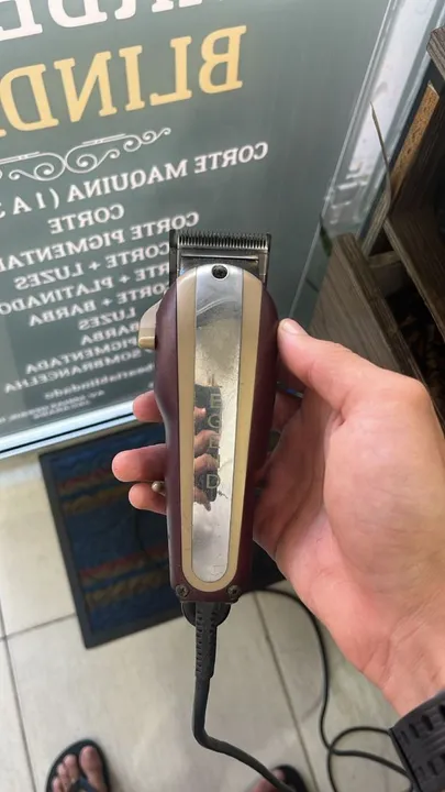 Máquina de cortar cabelo profissional Legend