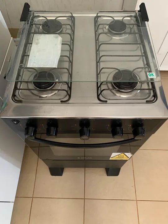 Fogão eletrico Atlas, 4 bocas, usado 