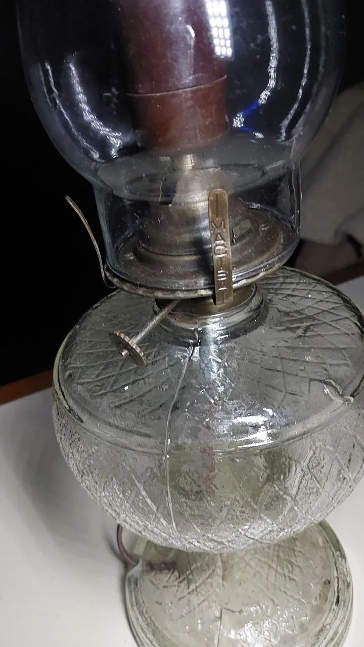 Antigo abajur lampião de vidro marca Macisa - Foto 3