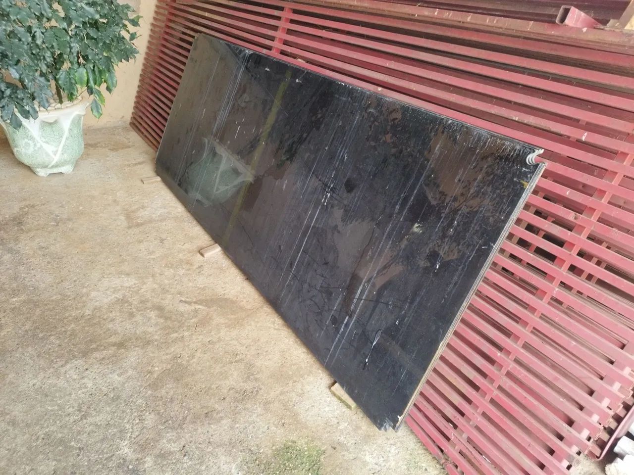 Vendo 3 peças blindex 10mm 2,40X0.92. Preto, ideal para fechamento de área. - Foto 2