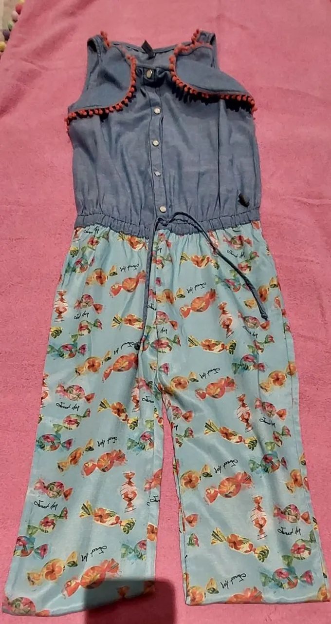 Roupas infantis Alphabeto