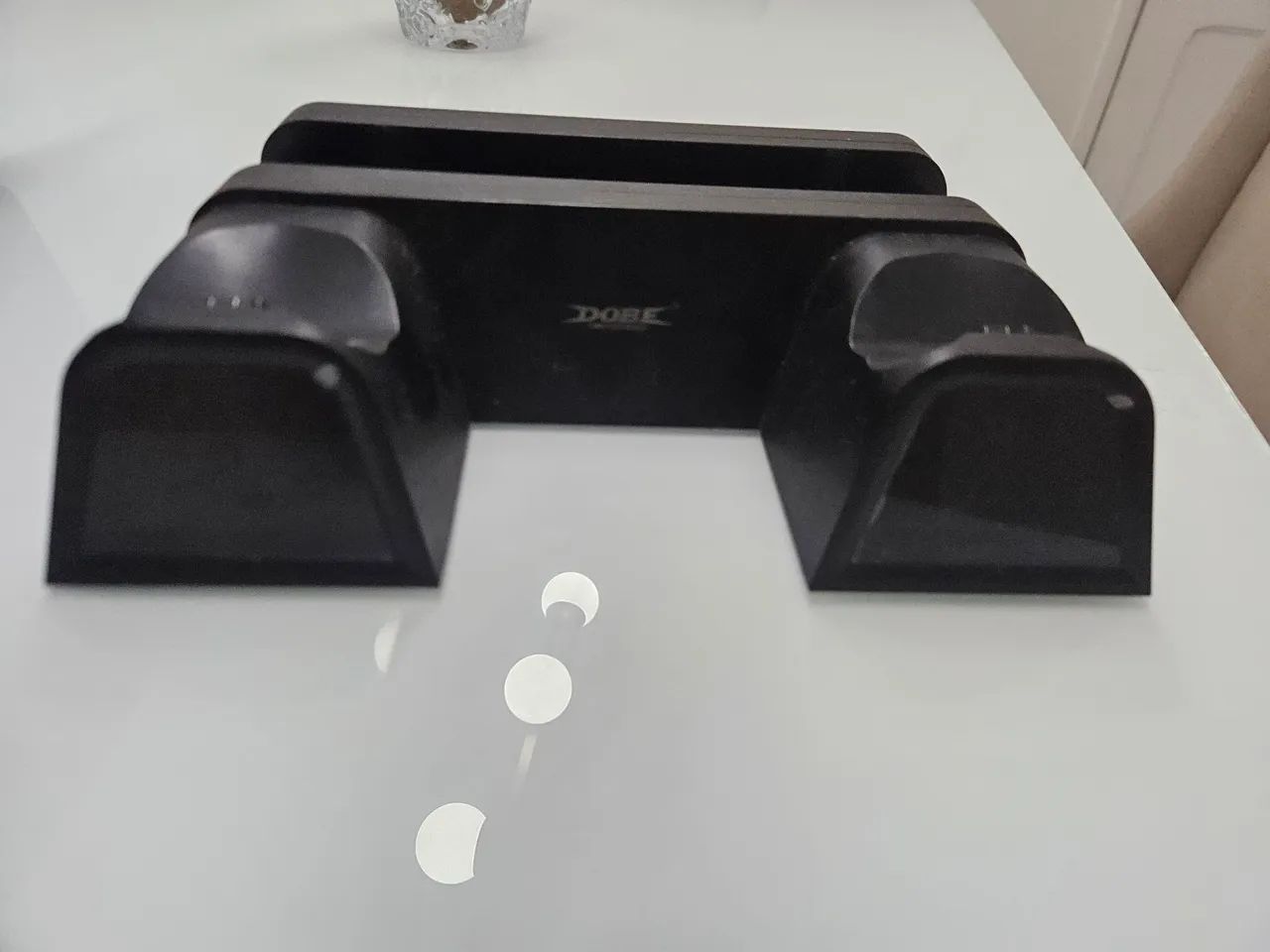 Carregador Dual para Controle PS4 - DOBE - Foto 4