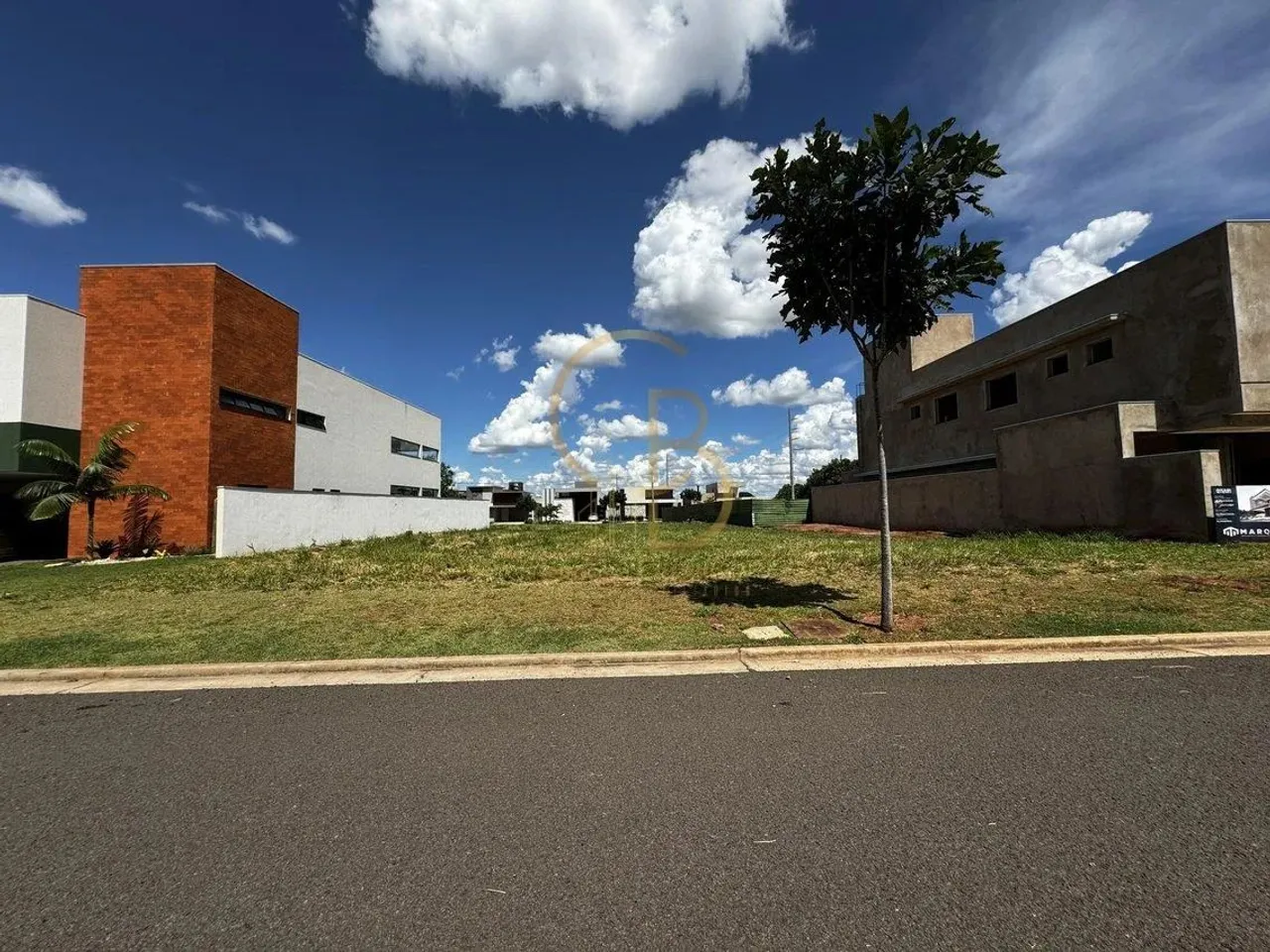 DOIS TERRENOS LADO A LADO DE 360M² E 375 M² NO ALPHAVILLE IV