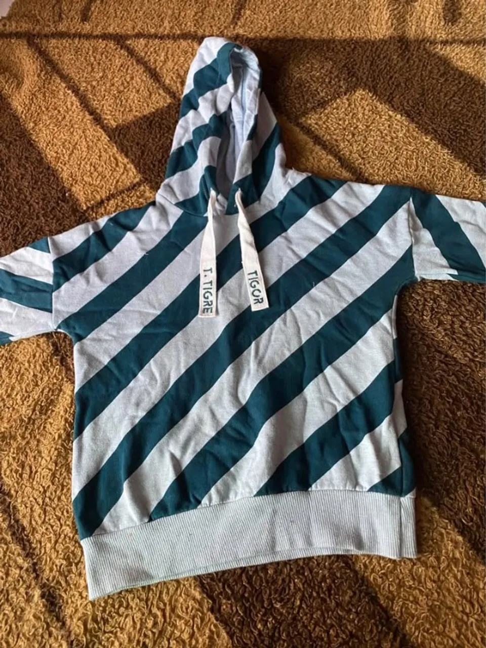 CASACO TIGOR T. TIGRE-  VESTE 6 ANOS (R$ 50,00 CADA).