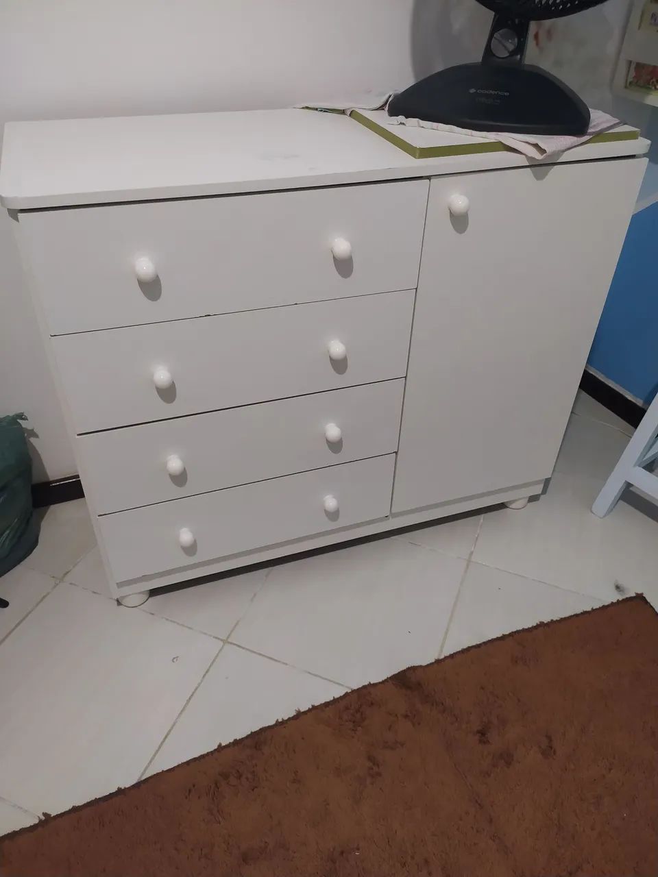 Vendo cômoda 64352822592897120