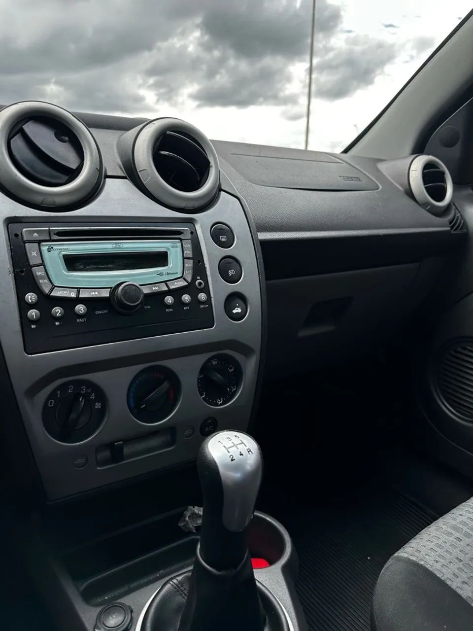 Ford Fiesta 1.6 2014 sedan completo, particular, revisado, financia  - Foto 2