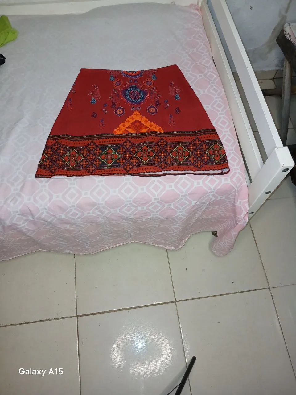 Quase doacao Saia estampada vermelha - Foto 2