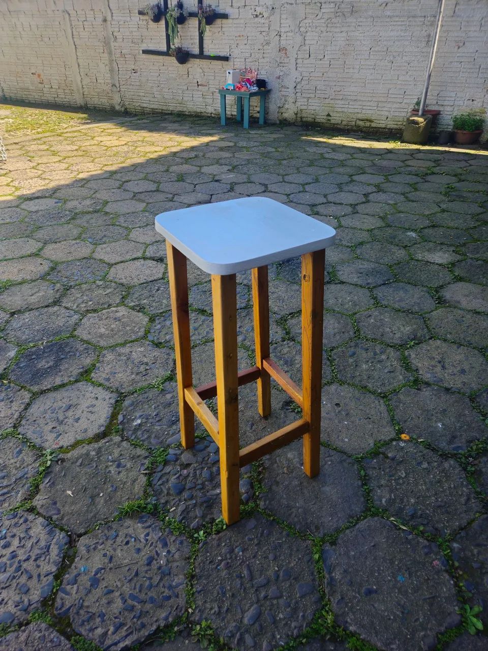 Banco de Madeira Bom e Resistente - Foto 2