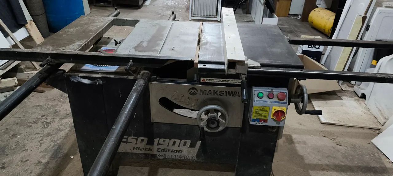 Esquadrilhadeira ESQ 1900 Black Edition