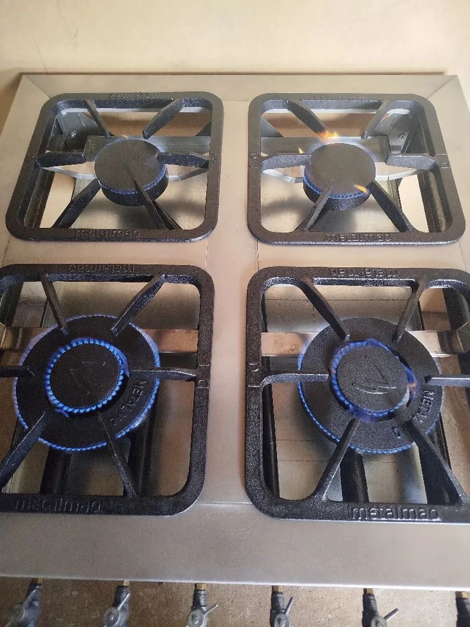 Fogao industrial 4 bocas  - Foto 3