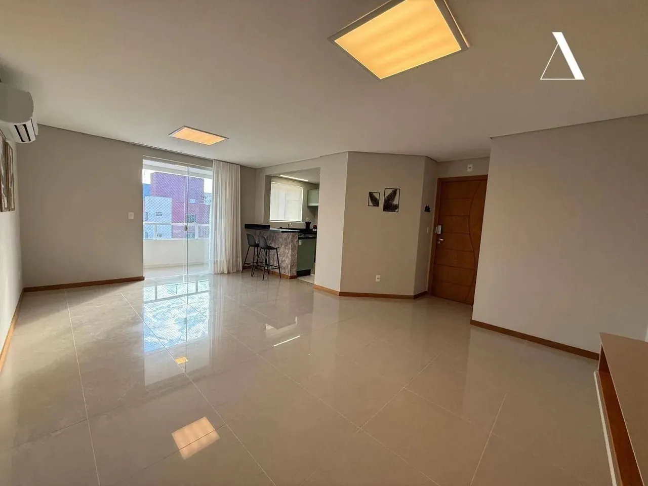 Apartamento com 3 dormitórios à venda, 125 m² por R$ 765.000,00 - América - Joinville/SC