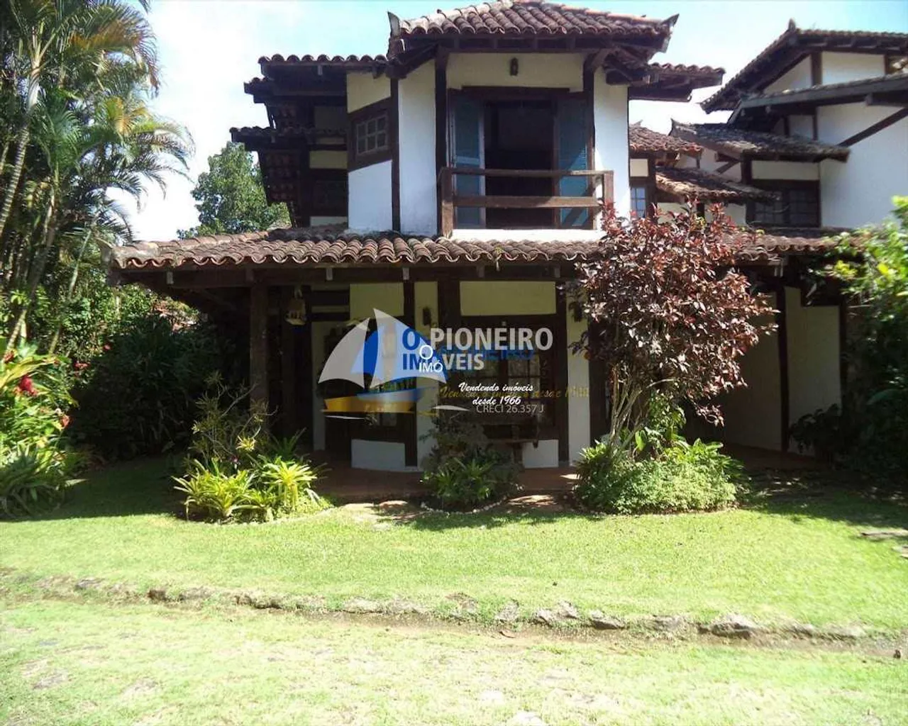 Casa de condomínio para venda na praia da Barra do Sahy.