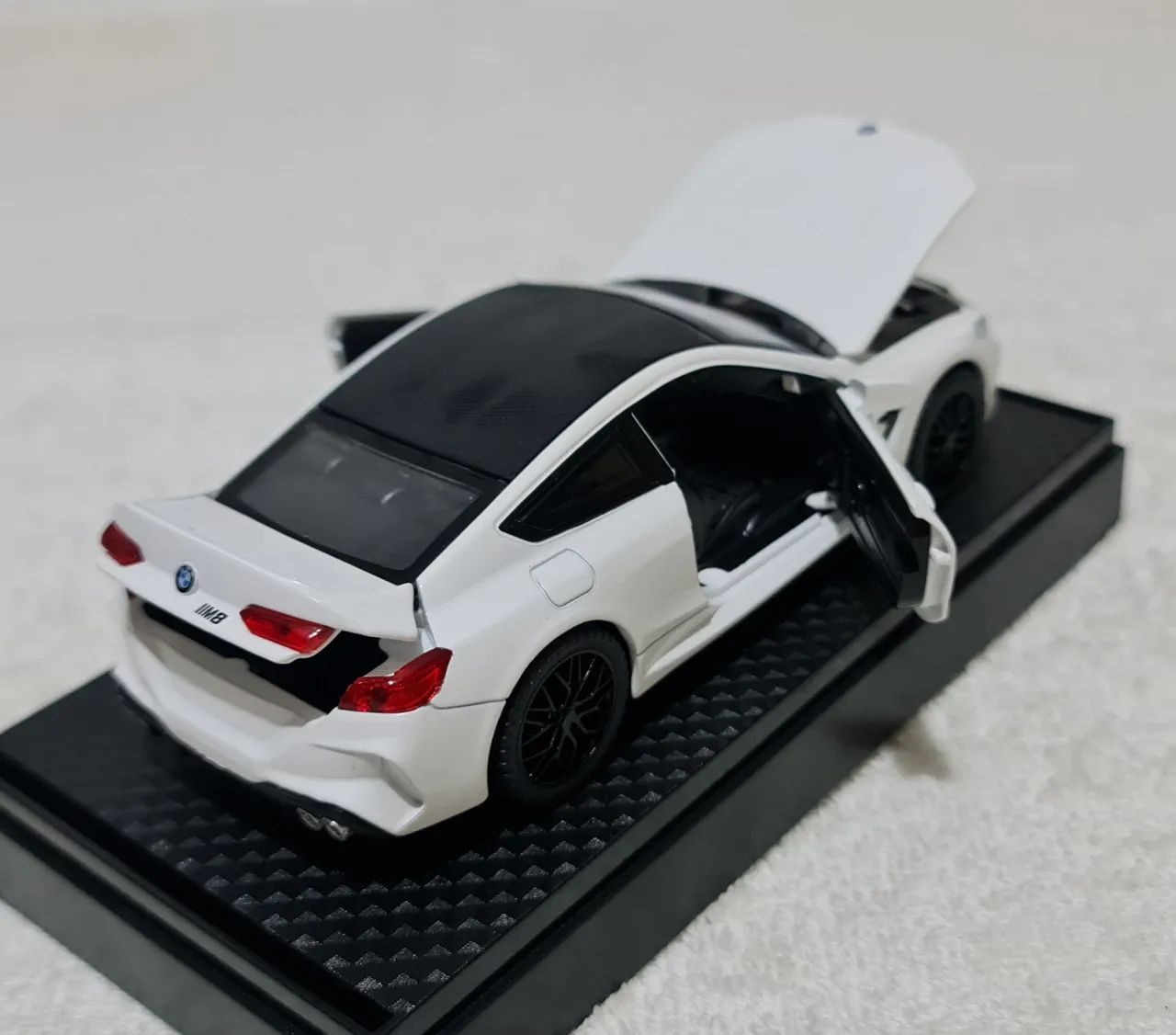 Carrinho miniatura BMW M8  - Foto 3